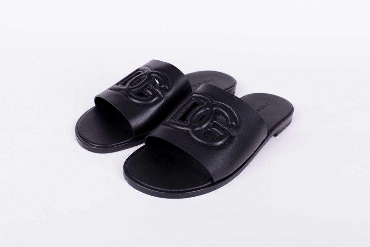 Кожаные шлепанцы черные SS26 Dolce & Gabbana A80397 AO602 80999